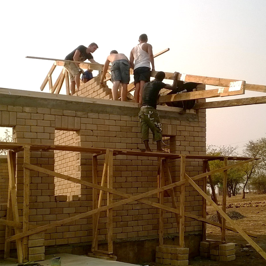 Starting the roof construction.